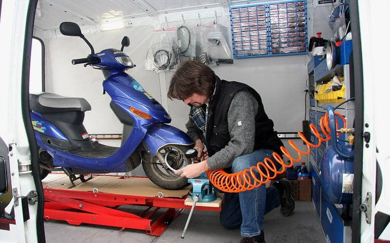 Adly Scoody 50 50ccm 2Takt Vorort Service Home Kundendienst Motorroller.de Werkstatt Reparatur Mobil Wartung Bus Wagen Inspektion Ersatzteil Montage