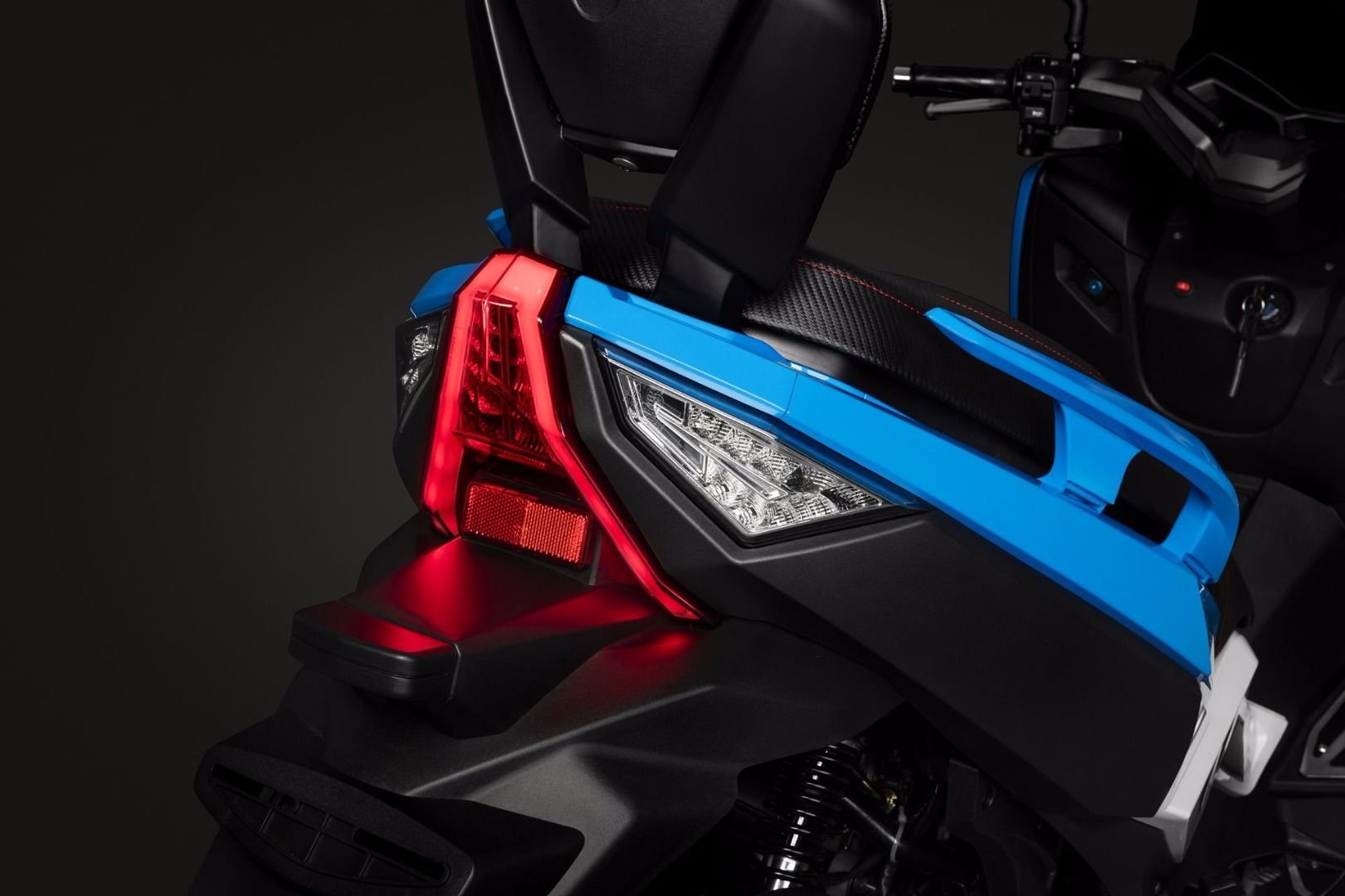 Motorroller Firejet 125 BMAX weiß-blau Euro 5 mit Topcase Scooter Roller 125 ccm 4 Takt