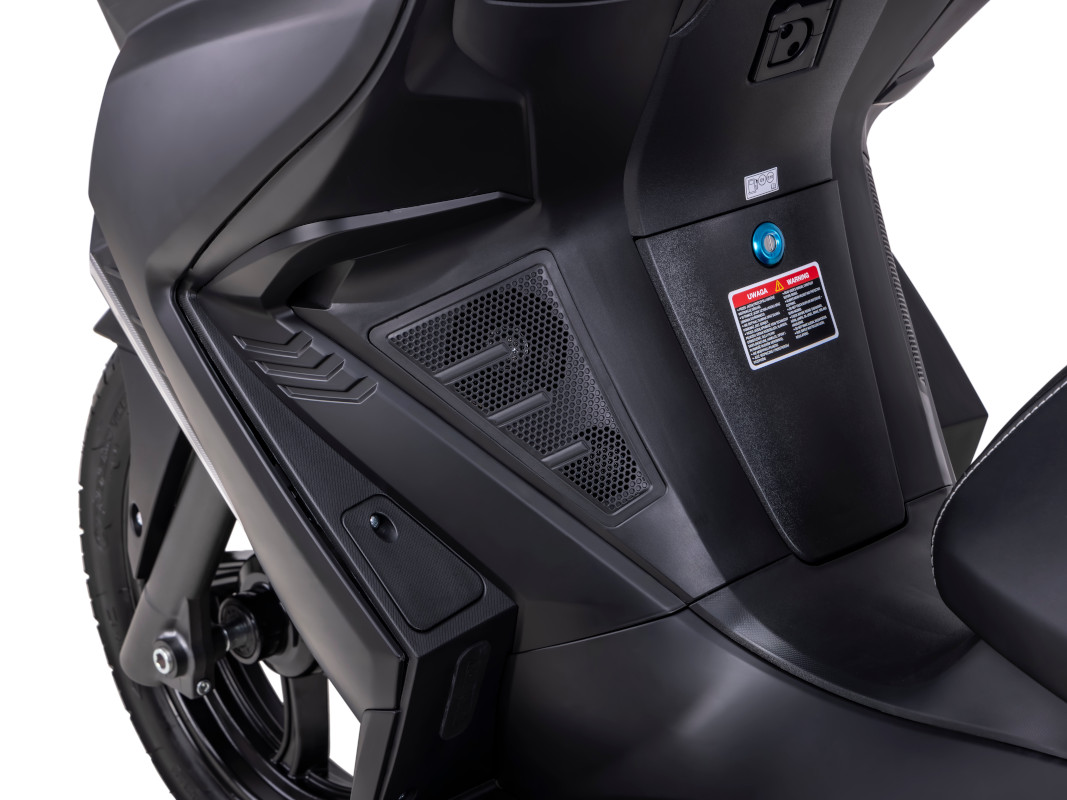 Motorroller Fighter 125 R GT Max schwarz 95 km/h 4-Ventiler Euro 5+ Großraumroller Leichtkraftrad Scooter 125ccm