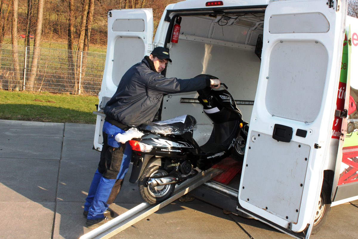 Abholservice Motorroller Scooter Motorrad Transport in unsere Werkstatt