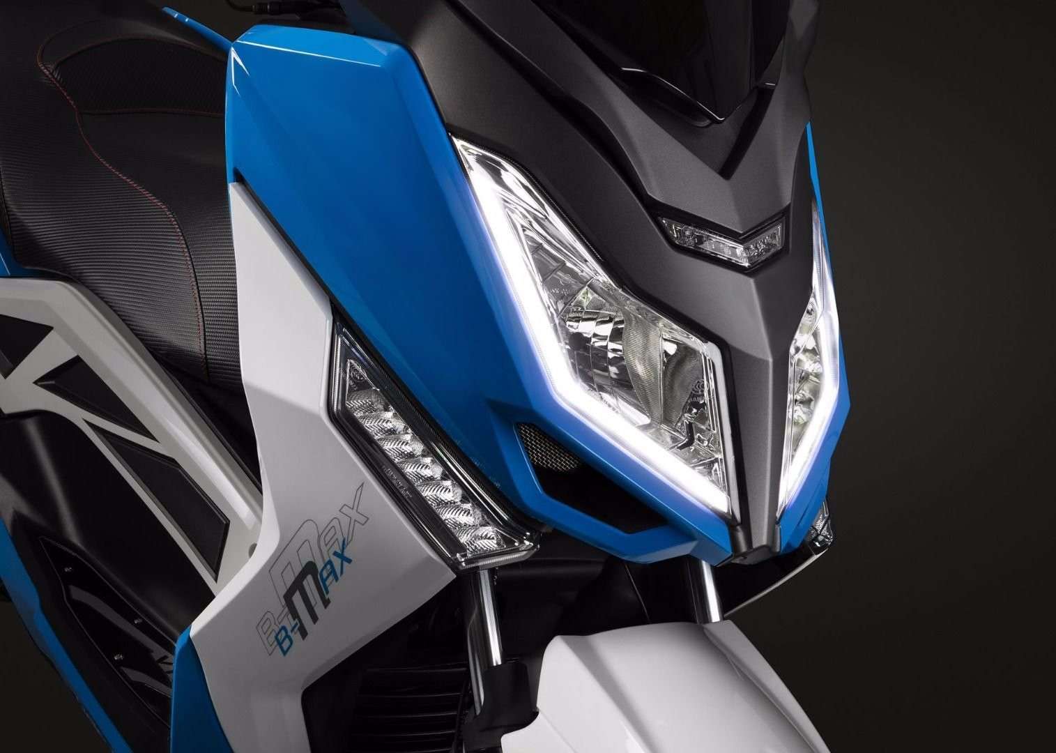 Motorroller Firejet 125 BMAX weiß-blau Euro 5 mit Topcase Scooter Roller 125 ccm 4 Takt