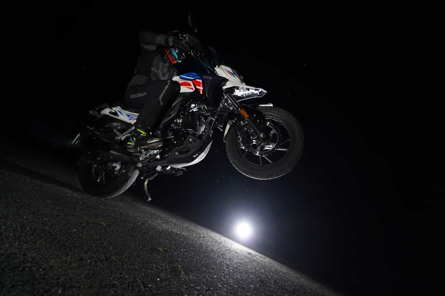 Motorrad Fighter 125 GT-S rot 90 km/h Euro 5+ 125er Leichtkraftrad Schaltmoped Tourer