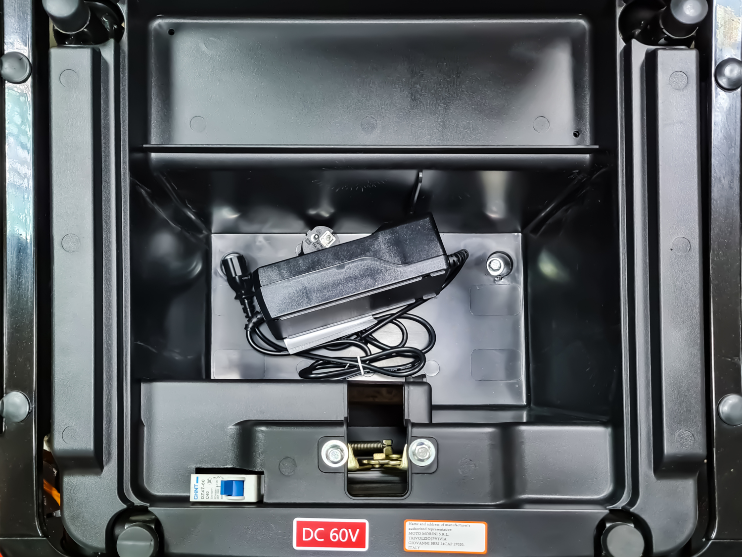 Elektroroller Scoody E3 Trike BT 25 km/h schwarz Dreiradroller E-Roller E-Dreirad E-Scooter Seniorenroller Seniorenmobil E-Trike Handycaproller