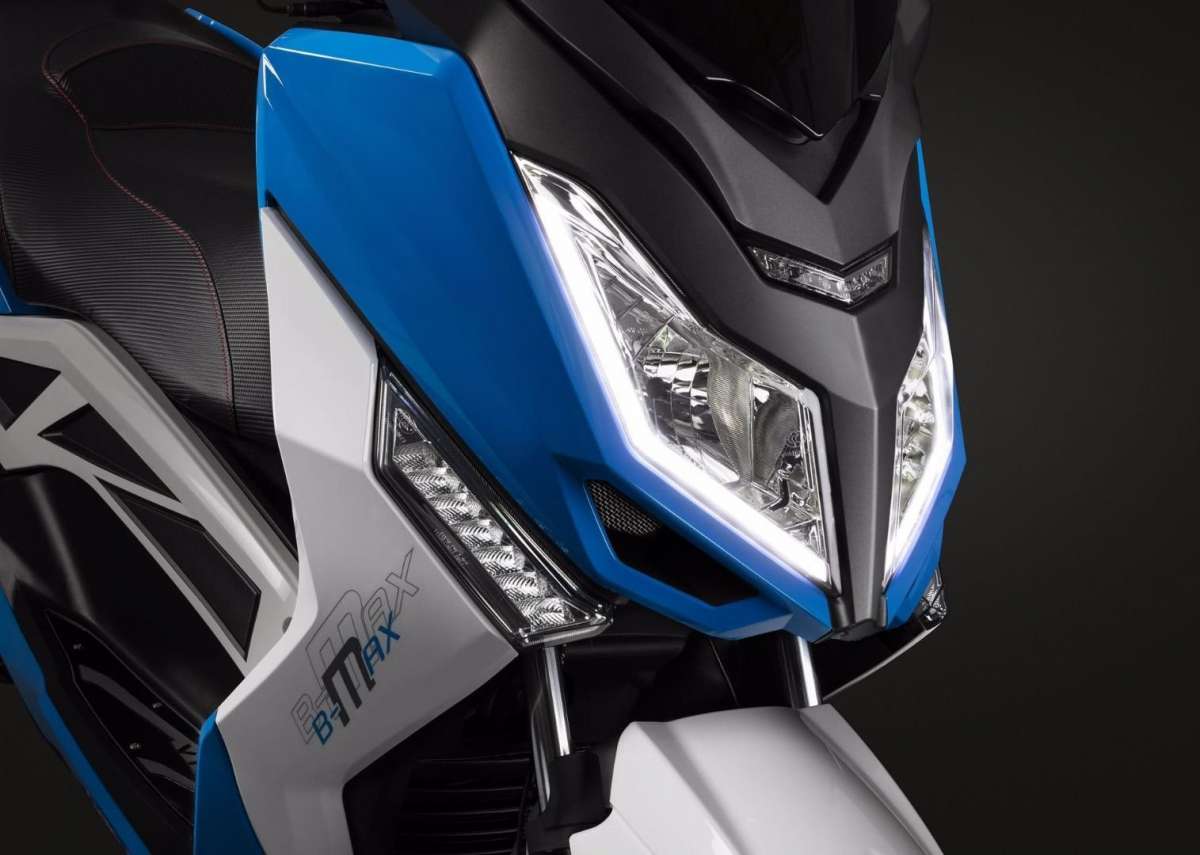 Motorroller Firejet 125 BMAX weiß-blau Euro 5 Scooter Roller 125 ccm 4 Takt